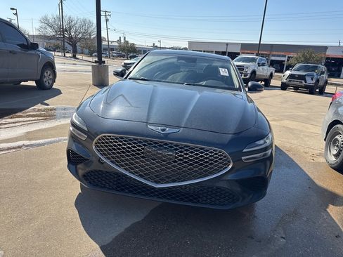 Used 2022 Genesis G70 2.0T image 2