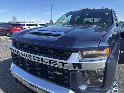 Certified 2022 Chevrolet Silverado 3500 LT w/ Convenience Package image 37