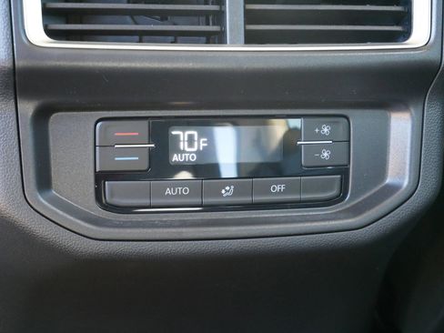 New 2026 Volkswagen Atlas Peak Edition image 8