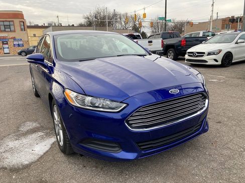 Used 2016 Ford Fusion SE image 4