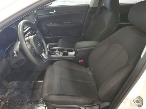 Used 2017 Kia Optima LX image 10