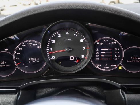 Used 2021 Porsche Cayenne w/ Driver Memory Package image 21