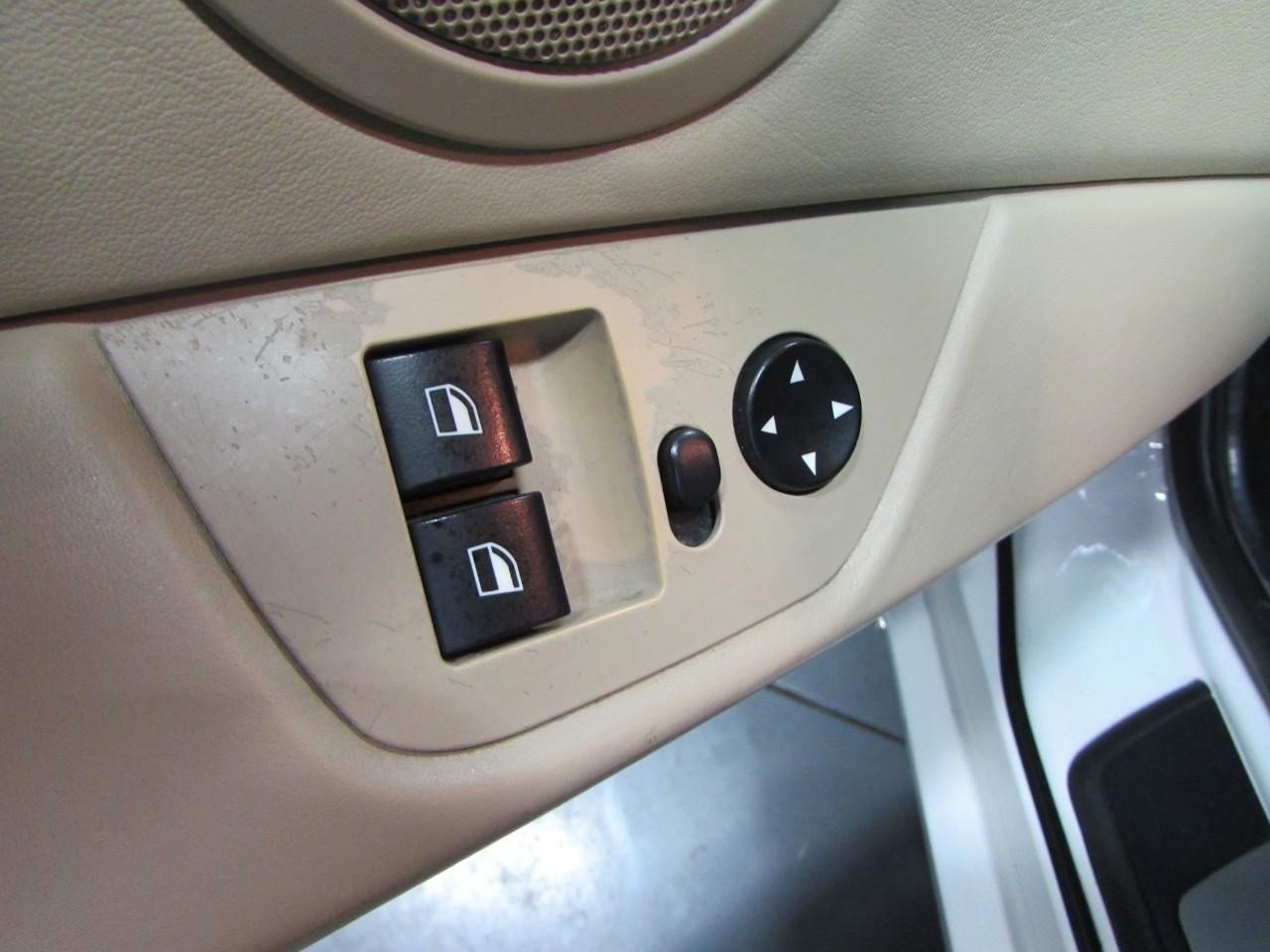 Used 2005 BMW Z4 3.0i RWD image 17