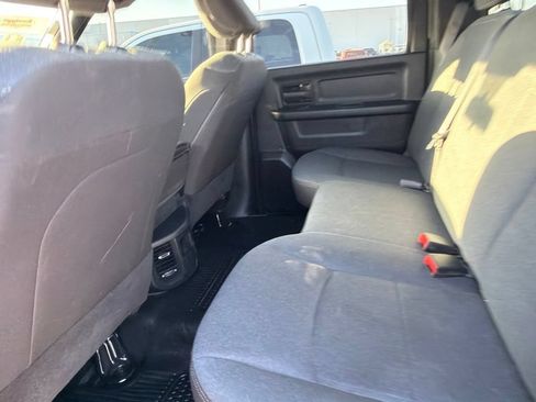 Used 2022 RAM 2500 Tradesman w/ Chrome Appearance Group AWD/4WD image 9