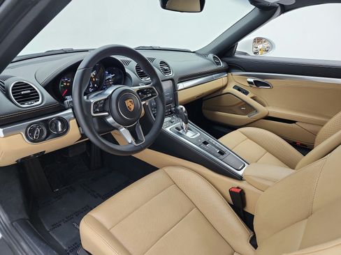 Used 2022 Porsche 718 Boxster RWD image 12