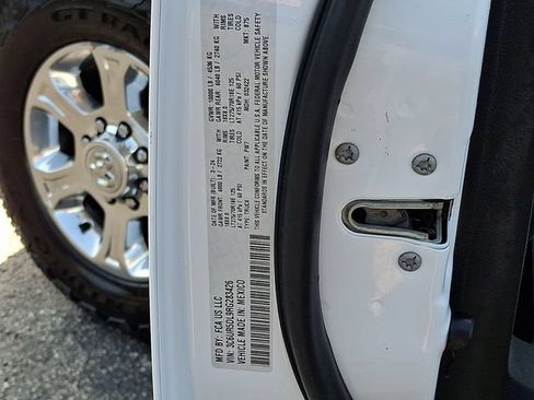 Used 2024 RAM 2500 Big Horn AWD/4WD image 26