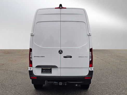 Used 2024 Mercedes-Benz Sprinter 3500 image 4