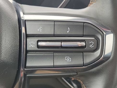 Used 2023 GMC Canyon AT4 w/ LPO, Off Road Lift Package AWD/4WD image 15