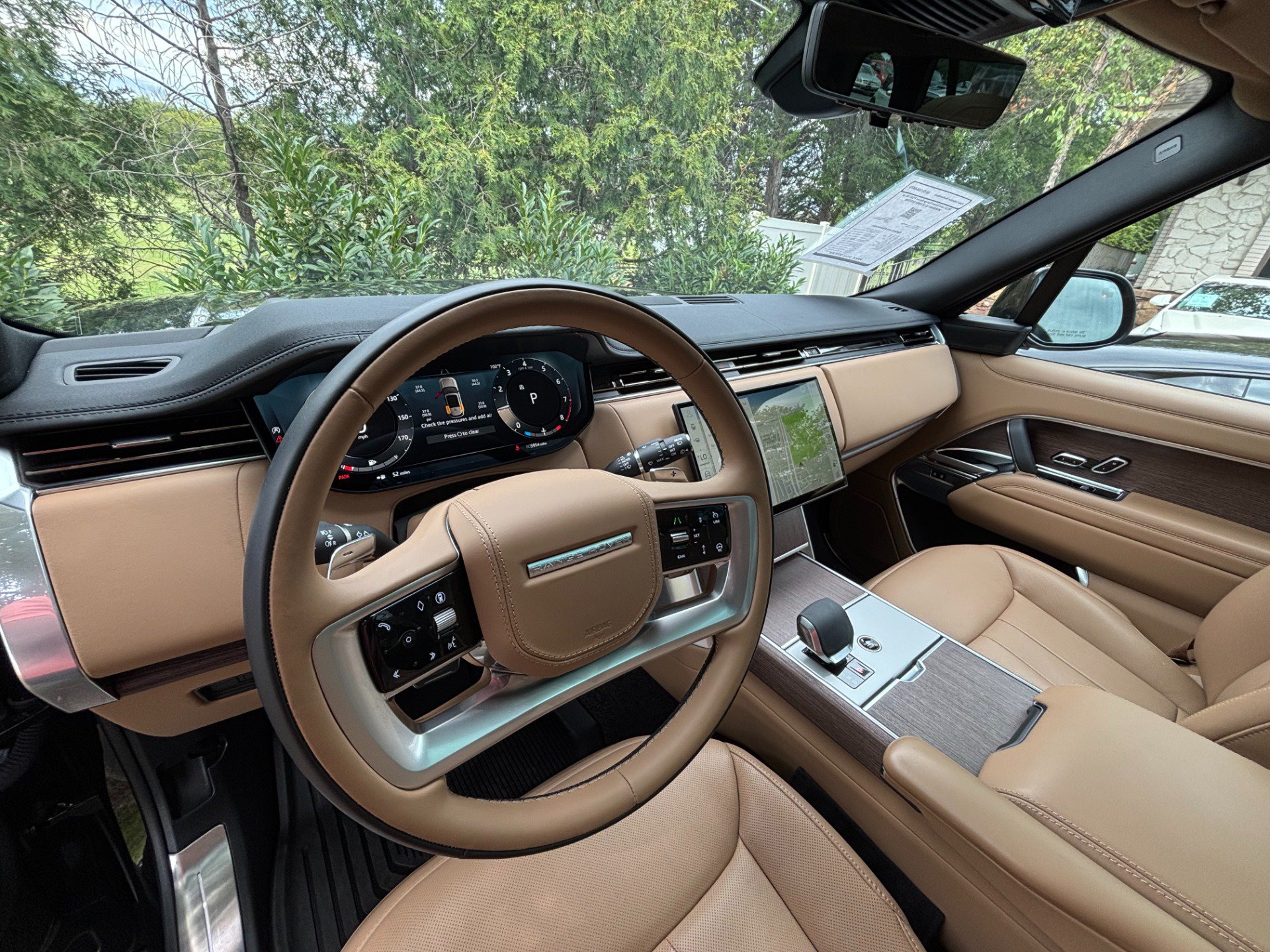 Used 2025 Land Rover Range Rover SE AWD/4WD image 11