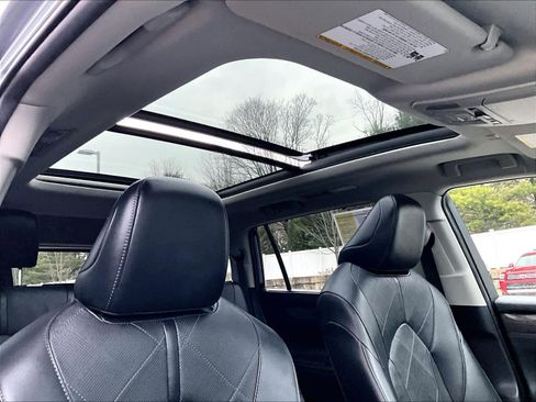 Used 2022 Toyota Highlander Platinum image 23