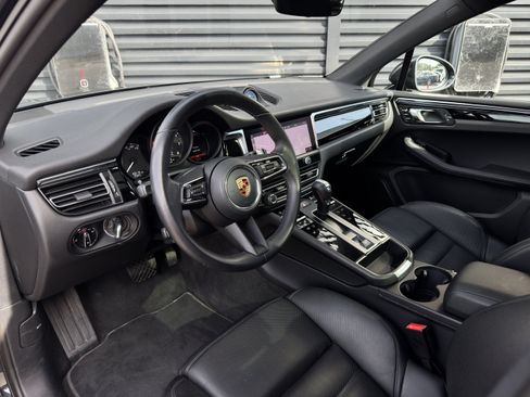 Certified 2026 Porsche Macan AWD/4WD image 4