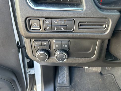 Certified 2023 Chevrolet Tahoe Z71 w/ Luxury Package image 13