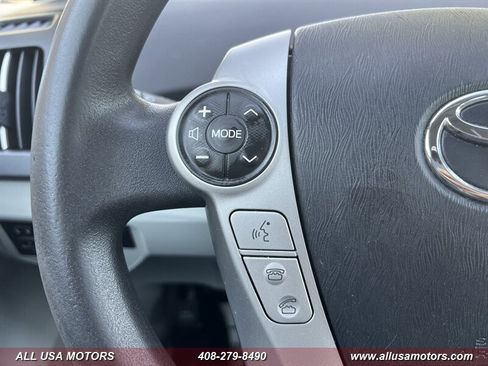 Used 2013 Toyota Prius Three image 18