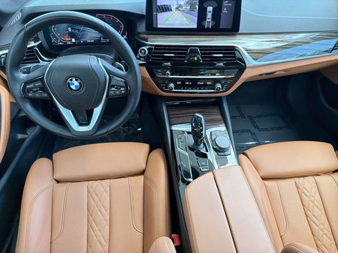 Used 2023 BMW 530i w/ Convenience Package RWD image 28