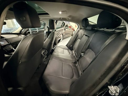 Used 2019 Jaguar XE RWD image 12