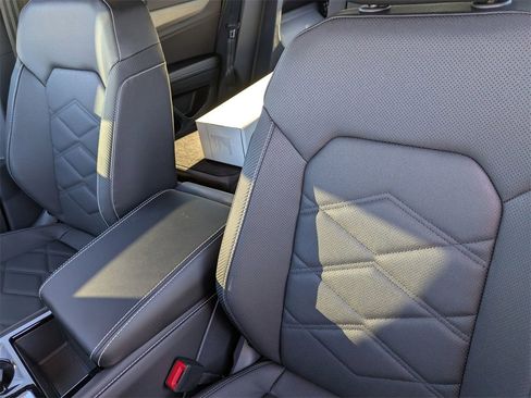 New 2026 Volkswagen Atlas Cross Sport SE image 16