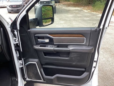 Used 2023 RAM 4500 Laramie AWD/4WD image 31