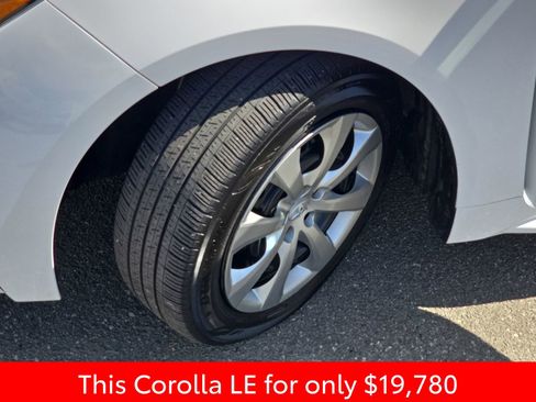 Used 2025 Toyota Corolla LE image 37