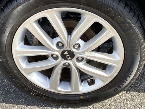 Used 2018 Kia Soul + FWD image 23