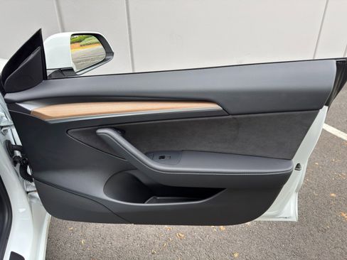 Used 2021 Tesla Model 3 Standard Range Plus image 42