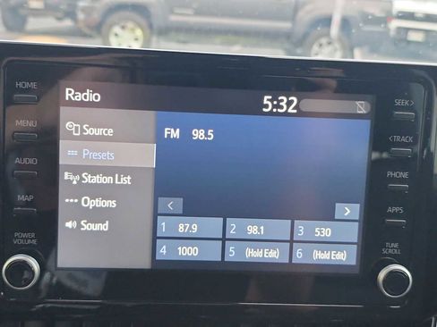 Used 2022 Toyota Corolla LE image 18