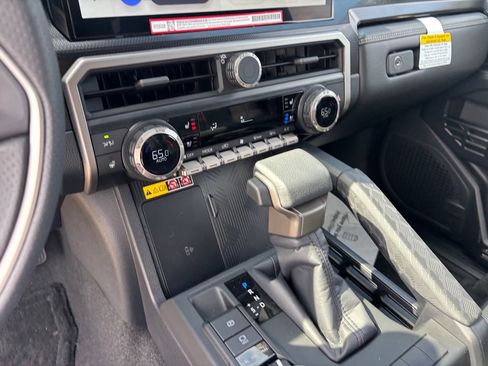 New 2026 Toyota 4Runner Limited AWD/4WD image 20