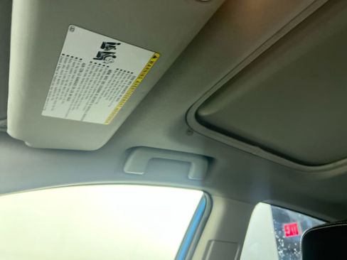 Used 2016 Toyota RAV4 XLE image 19