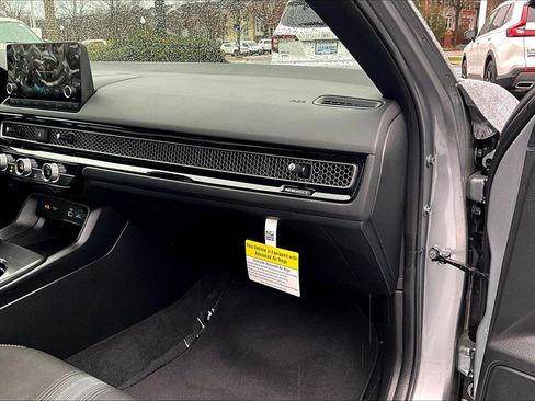 Used 2023 Honda Civic Sport image 16