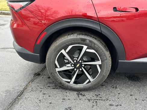 New 2026 Chevrolet Equinox EV LT image 18