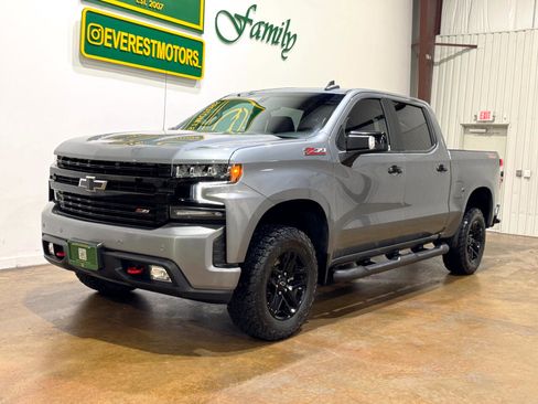 Used 2020 Chevrolet Silverado 1500 LT Trail Boss image 3
