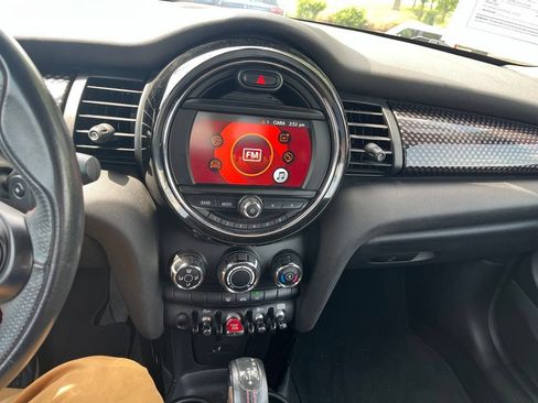 Used 2019 MINI Cooper S w/ Signature Upholstery Package FWD image 7