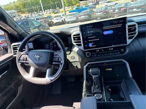 Used 2024 Toyota Tundra Platinum AWD/4WD image 25