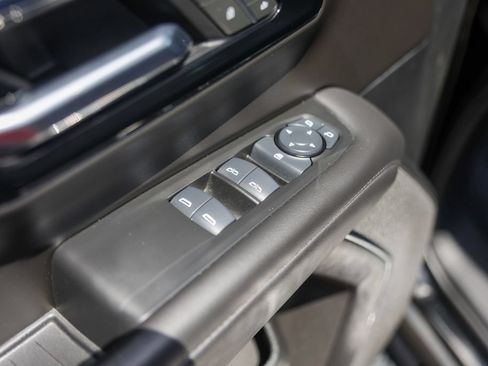 Used 2025 Chevrolet Tahoe Z71 AWD/4WD image 24