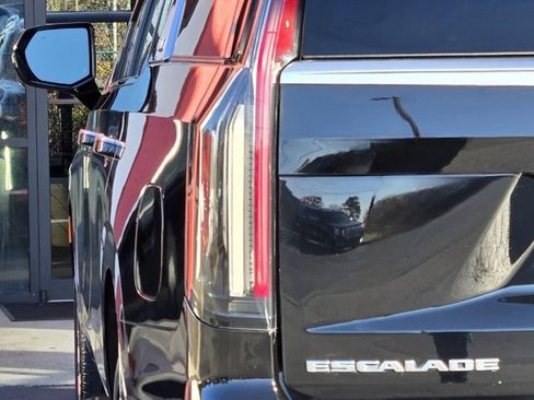 Used 2021 Cadillac Escalade Premium Luxury w/ Driver Assist Tech Package image 10