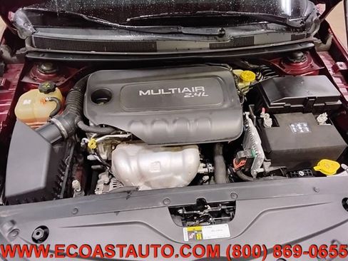 Used 2015 Chrysler 200 Limited image 9