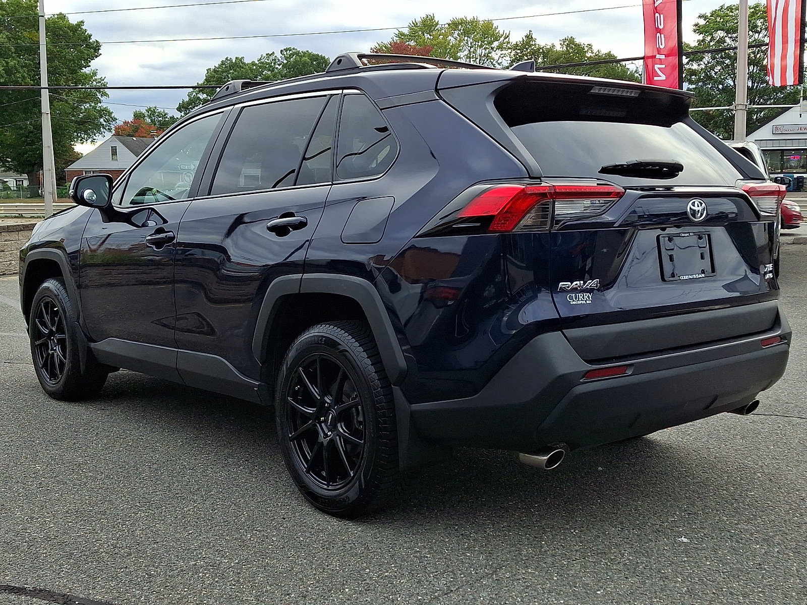 Used 2022 Toyota RAV4 XLE w/ Convenience Package AWD/4WD image 4