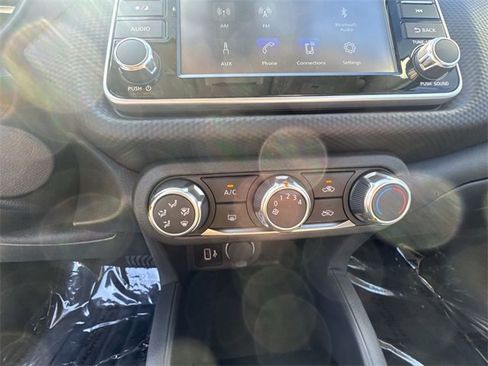 New 2025 Nissan Kicks Play S image 18