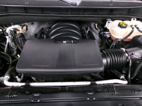 Used 2021 Chevrolet Suburban Z71 AWD/4WD image 18