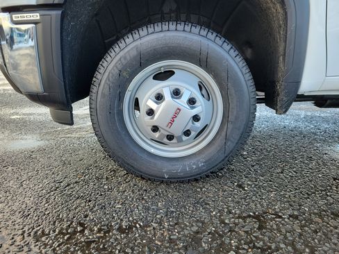 New 2026 GMC Sierra 3500 Pro w/ Convenience Package image 11