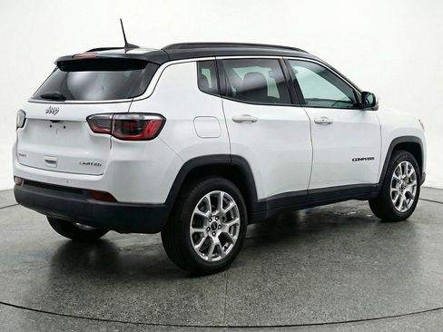 Used 2025 Jeep Compass Limited AWD/4WD image 9