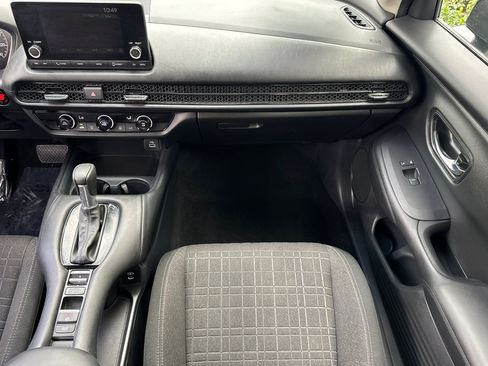 Used 2025 Honda HR-V LX image 31
