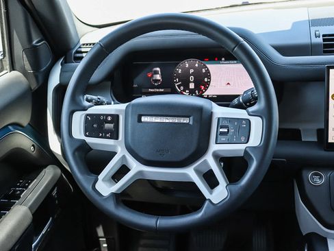 Used 2025 Land Rover Defender 110 X-Dynamic SE AWD/4WD image 20