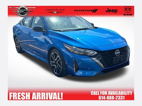 Used 2025 Nissan Sentra SR FWD image 1