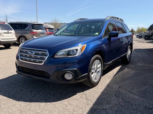 Used 2015 Subaru Outback 2.5i Premium AWD/4WD image 8