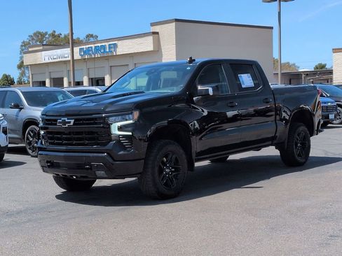 Used 2024 Chevrolet Silverado 1500 LT Trail Boss w/ LT Trail Boss Premium Package AWD/4WD image 4
