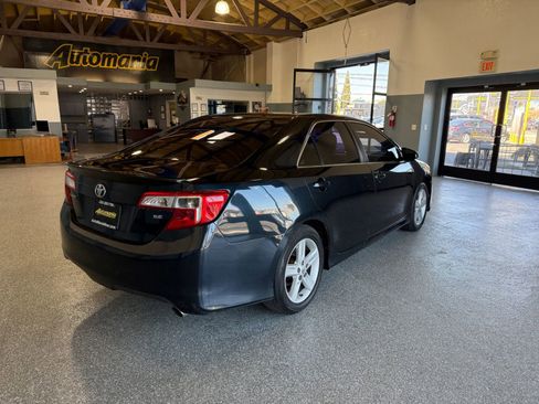 Used 2014 Toyota Camry SE image 7