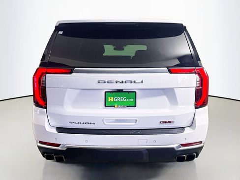 Used 2025 GMC Yukon XL Denali AWD/4WD image 8