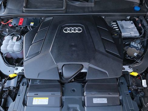 Used 2021 Audi Q7 3.0T Premium Plus w/ Executive Package AWD/4WD image 10