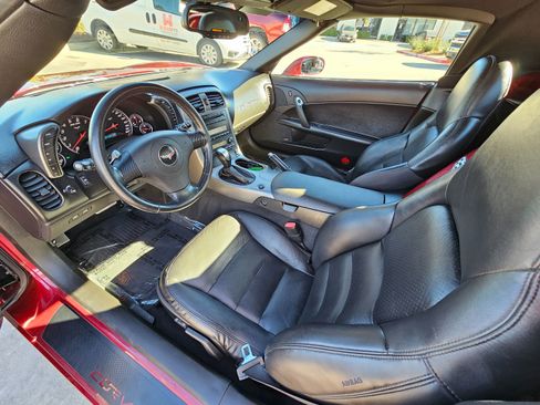 Used 2006 Chevrolet Corvette Convertible w/ Preferred Equipment Group image 14