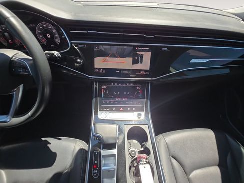 Used 2020 Audi Q8 Prestige w/ Prestige Package AWD/4WD image 12